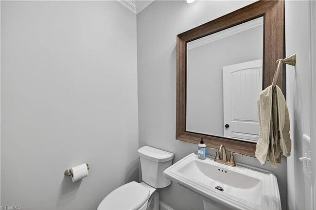 Building Photo - ****** $200 OFF FIRST FULL MONTH OF RENT!! ******