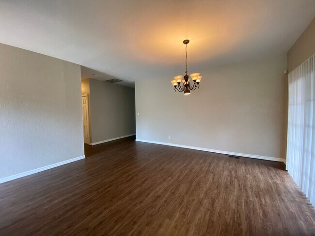 Building Photo - Storybook 3 Bedroom House