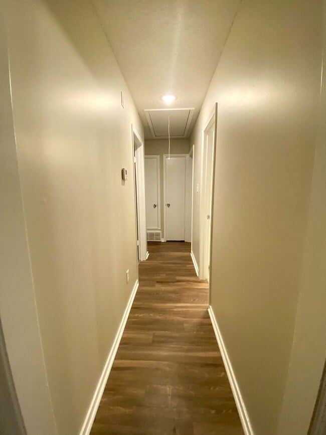 Building Photo - 3 Bed 2 bath in Raleigh / ss appliances an...