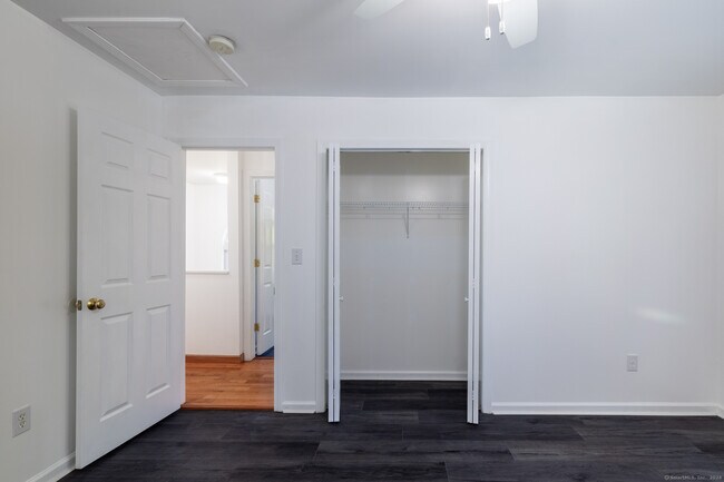 Building Photo - 107 Waverly Ave