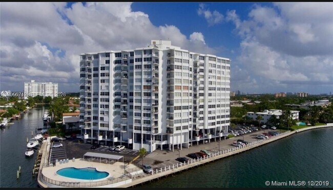 Building Photo - 11930 N Bayshore Dr