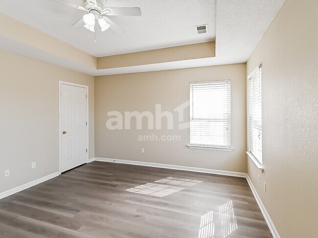 Building Photo - 7323 Red Maple Dr