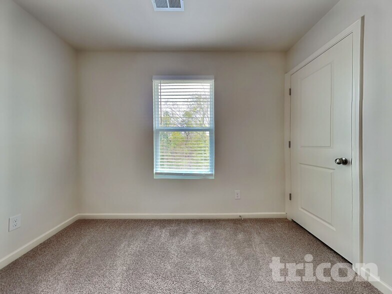 Building Photo - 210 Coventry Ct