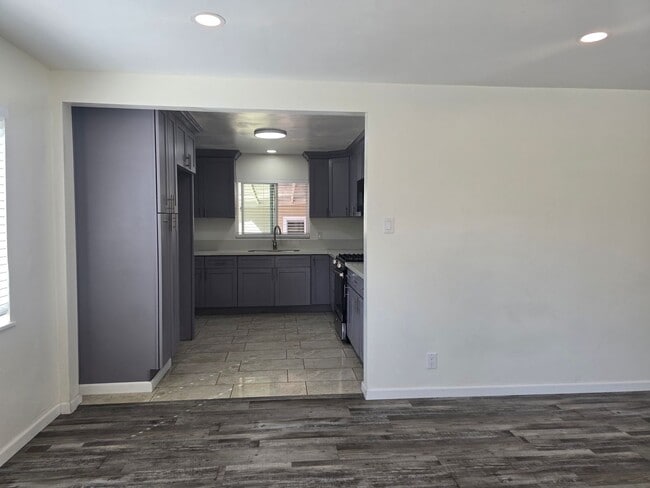 Building Photo - 3 Bed Home + Studio with Large Yard & Ample Parking Near Downtown Vista