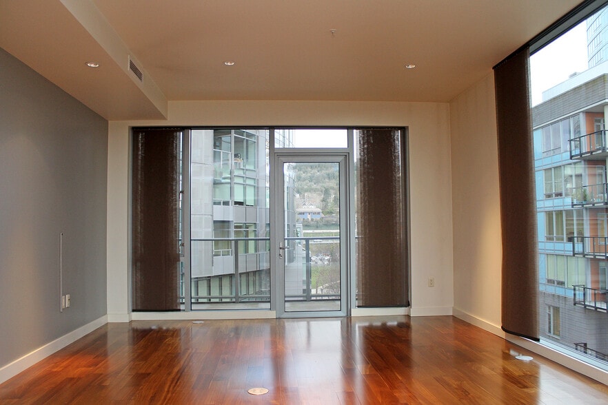 Building Photo - 841 S Gaines St
