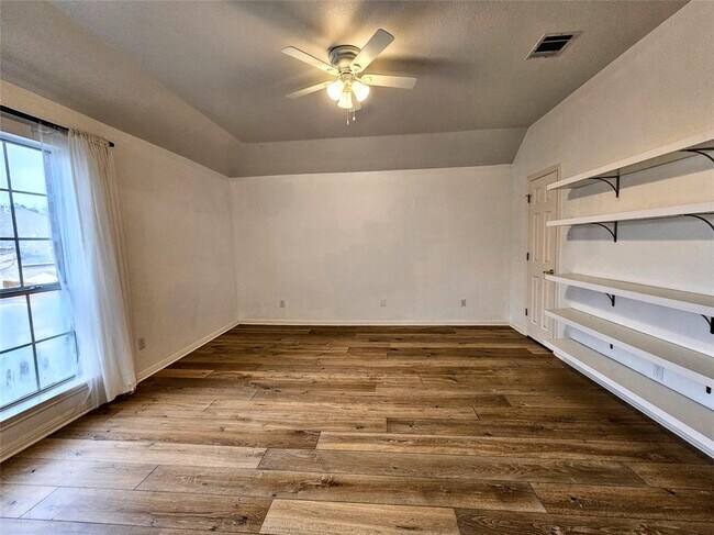 Building Photo - 2612 Zambia Dr