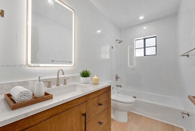 Building Photo - 456 SW 20th Rd