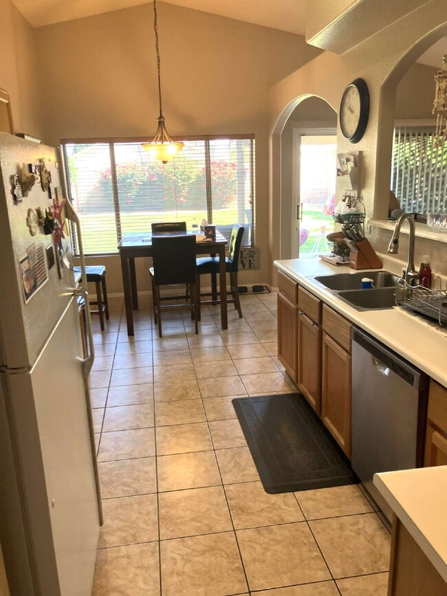 Building Photo - BEAUTIFUL CHANDLER HOME WITH LARGE YARD IN PRIME LOCATION