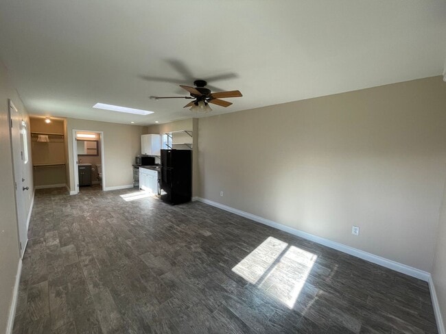 Building Photo - 243 Oxford St