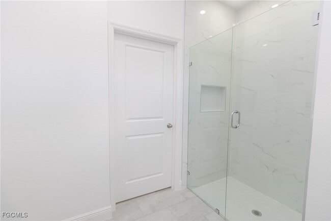 Building Photo - 1087 Rugby Cir