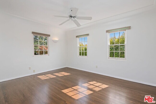 Building Photo - 139 S Anita Ave