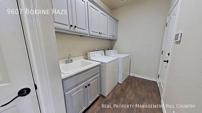 Building Photo - 9607 Boerne Haze