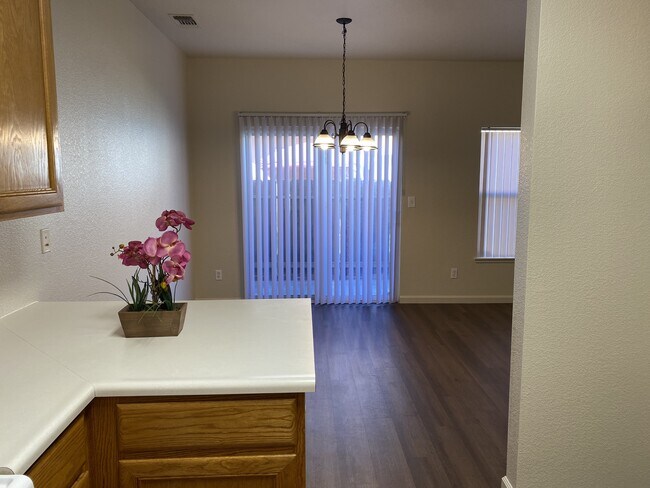 Building Photo - 2901 Snyder Ave