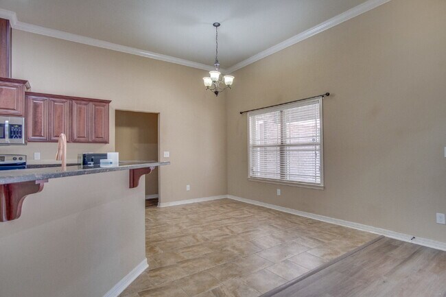 Building Photo - Twelve Oaks Plantation Home with Hardwood Floors, Fireplace & Fenced Backyard