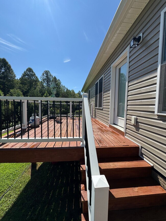 Building Photo - 221 Barrington Dr