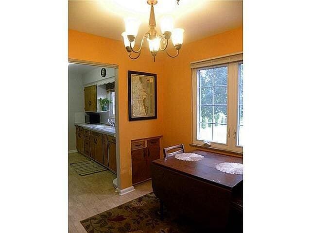 Building Photo - 2843 Castleton Ave