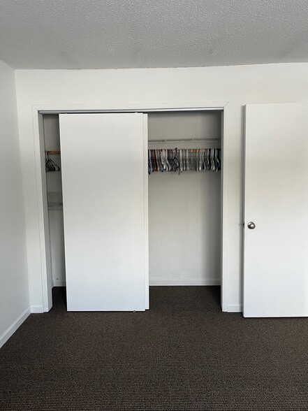 Building Photo - 234 Quarry Hill Rd