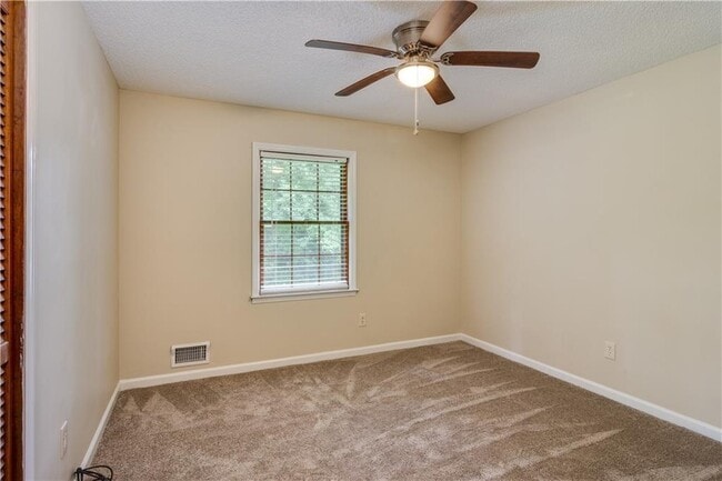 Building Photo - 2139 Groover Rd