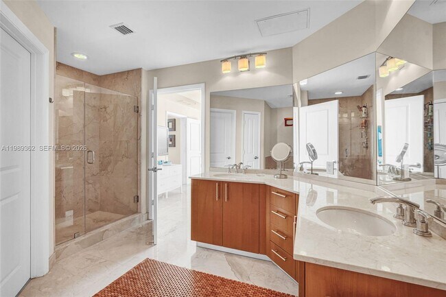 Building Photo - 1945 S Ocean Dr