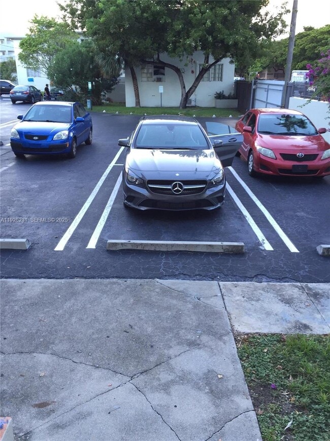 Building Photo - 8340 Crespi Blvd