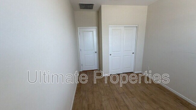 Building Photo - 18148 W Daley Ln