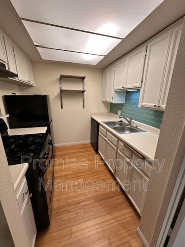 Building Photo - 410 S Freeman St