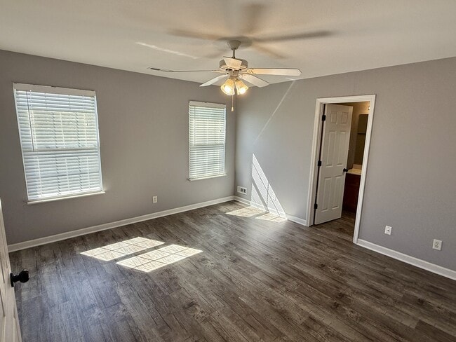 Building Photo - 5264 Blue Star Dr