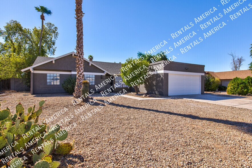 Building Photo - 819 W Ross Ave