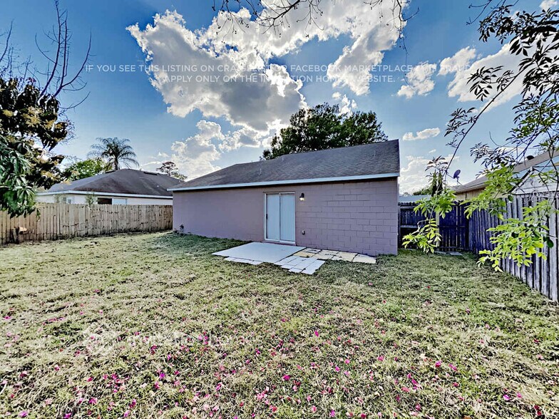 Building Photo - 2341 Donegan Pl