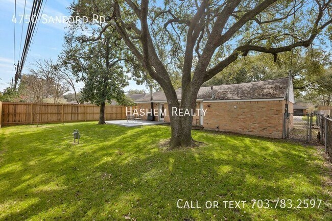 Building Photo - 4750 Sanford Rd