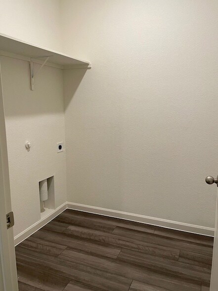 Building Photo - 10348 Rosegreen Ln