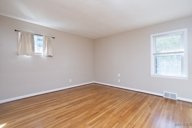 Building Photo - 2470 Eggert Rd