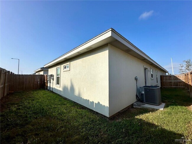 Building Photo - 7006 N 56th St