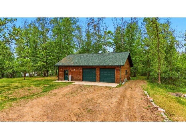Building Photo - 17079 Paw Print Dr