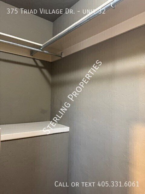 Building Photo - 375 Triad Village Dr