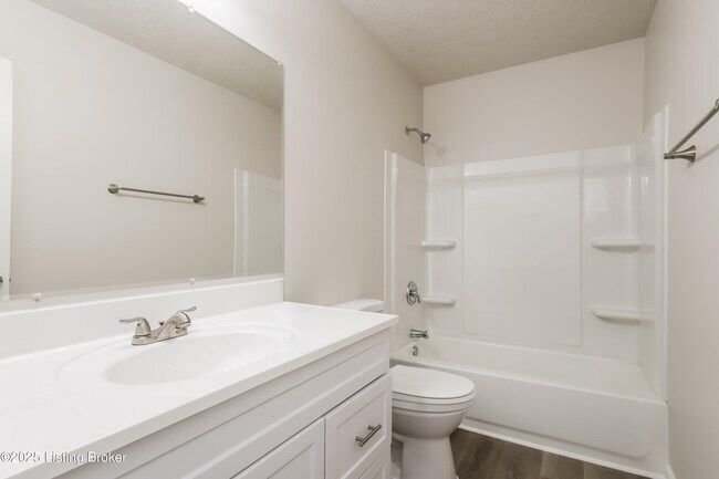 Building Photo - 10102 Spring Gate Dr