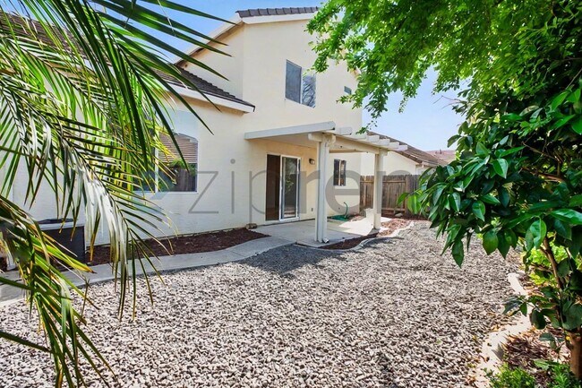 Building Photo - 1833 Blue Skies Way