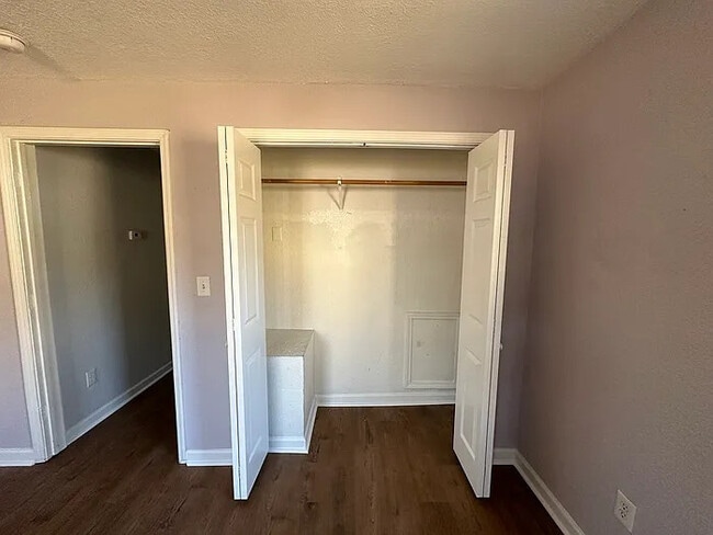 Building Photo - 1 Bedroom 1 Bathroom Duplex