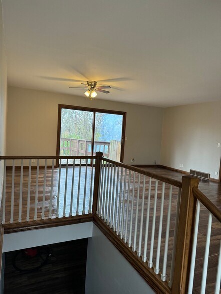 Building Photo - 7118 N Bull Creek Rd