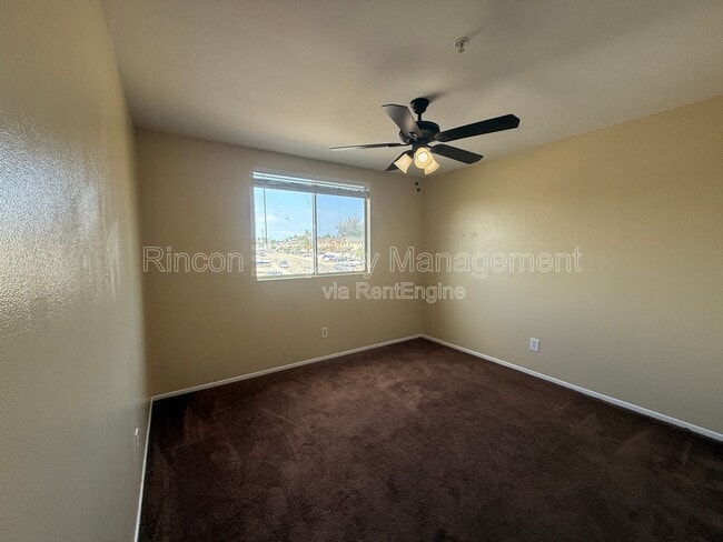 Building Photo - 1540 Pyramid Ave