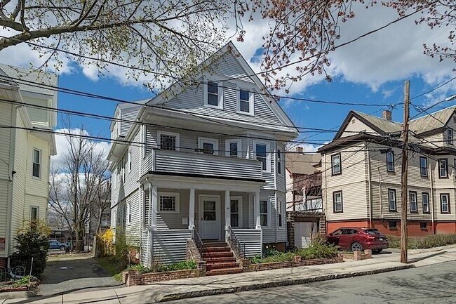 Primary Photo - 50 Holyoke Rd