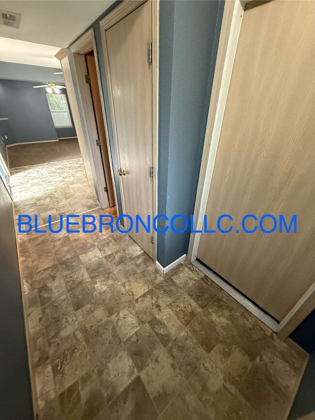 Building Photo - Remodeled 3-Bedroom Home in Lee’s Summit w...