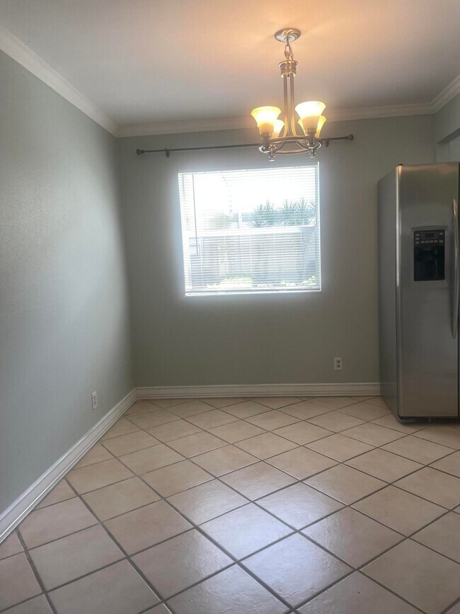 Building Photo - 640 Monaco Ct