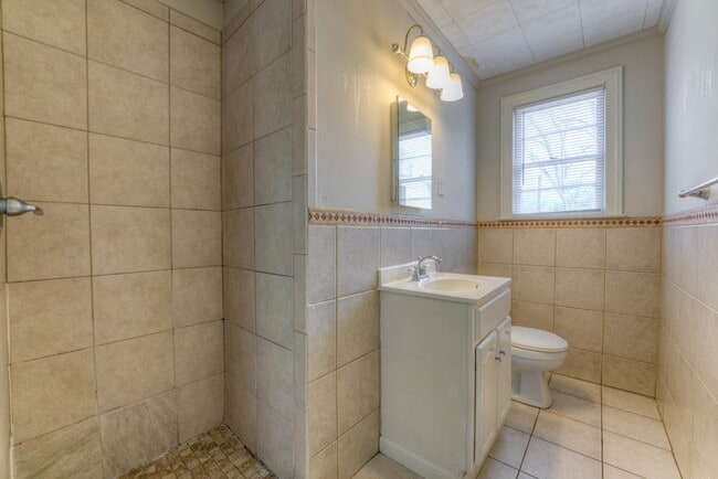 Building Photo - Limited Time: Qualified Tenants Get Half P...