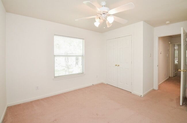 Building Photo - 23615 Banning Point Ct