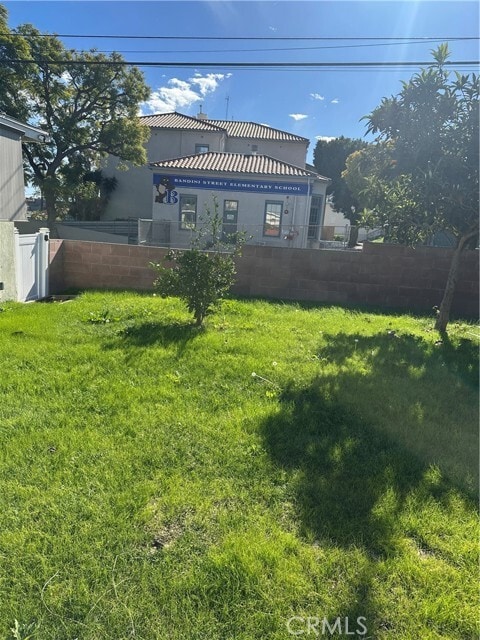 Building Photo - 453 N Bandini St