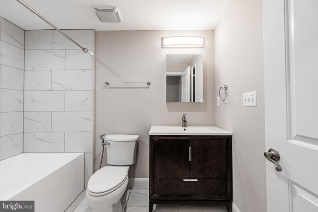 Building Photo - 9221 Clementine Ct