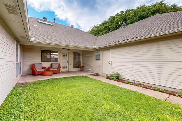Building Photo - 1413 Chesterton Dr