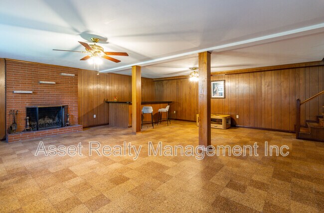 Building Photo - 6633 Wachese Ln