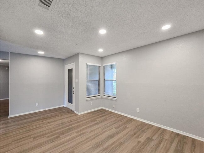 Building Photo - 12010 Ladrido Ln
